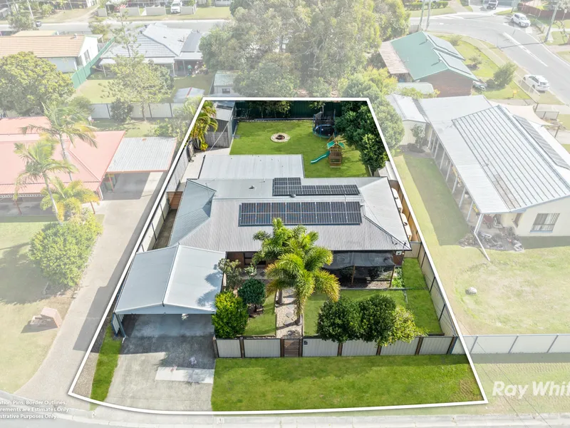 MODERN, MOVE IN READY, HUGE SHEDS + BIG BLOCK, SOLAR!