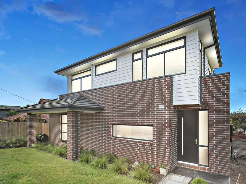 Modern Lifestyle Brilliance With Easy-care Allure