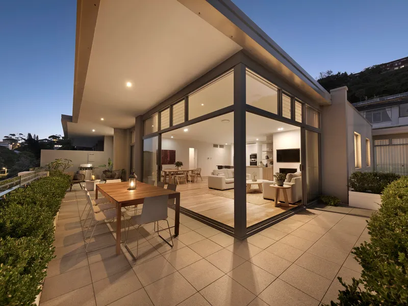 Coastal Luxury, Top floor North/East Position, Ocean Views