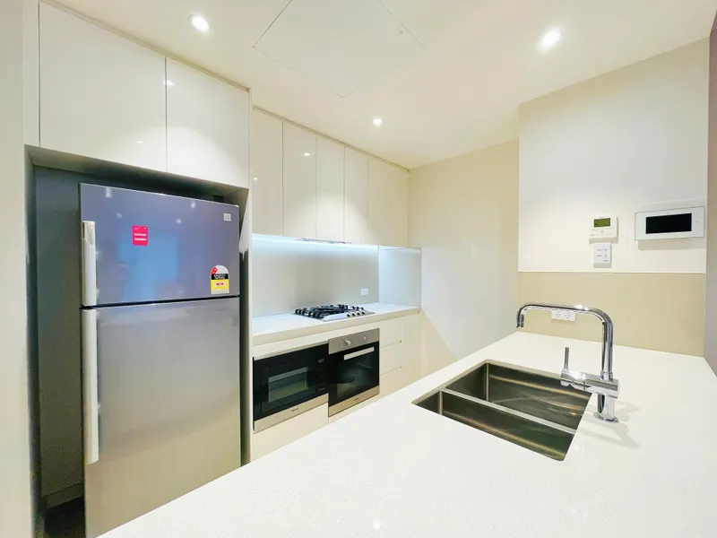 Fully furnished 2 Bedroom in centre of Burwood