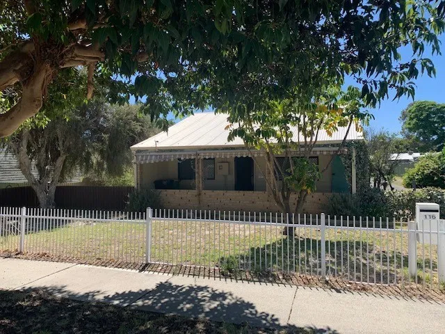 2 x 1 ON HUGE 1,000SQM BLOCK SO PLENTY OF ROOM FOR STORAGE
