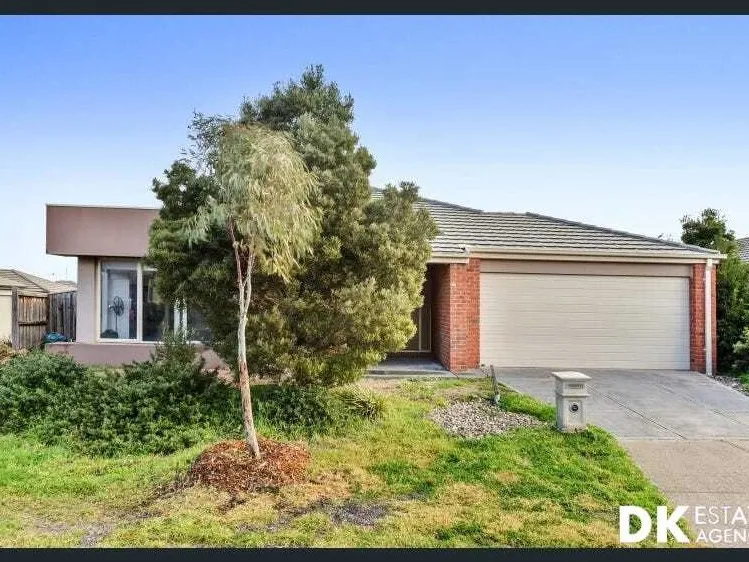 Renovated spacious modern home in Tarneit