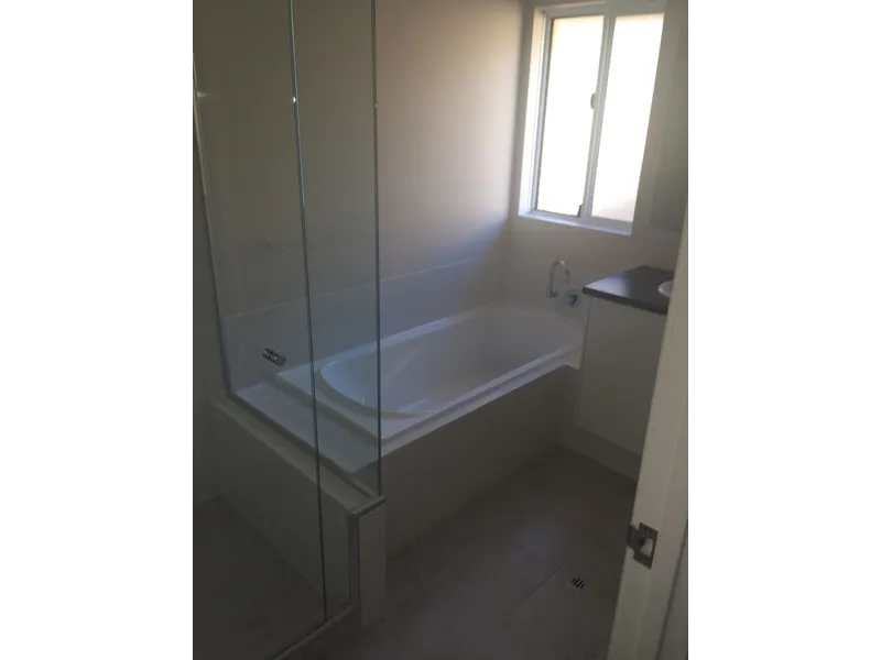 BEACHSIDE SUBURB FAMILY LIVING