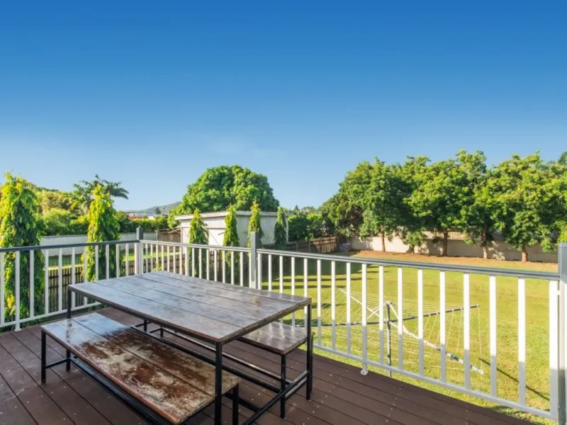 Renovated Queensland with extras