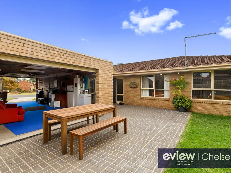 Family entertainer in a quiet court location!