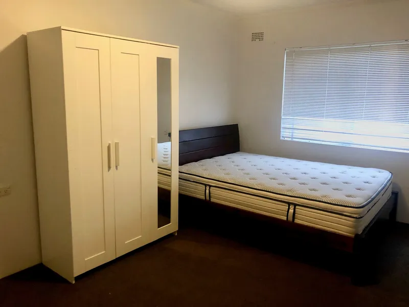 Secure studio in heart of Newtown. Bills included. 