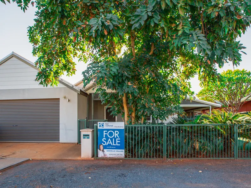 2008 Built Modern Family Home + Mini New Estate + Double Lock Up Garage!