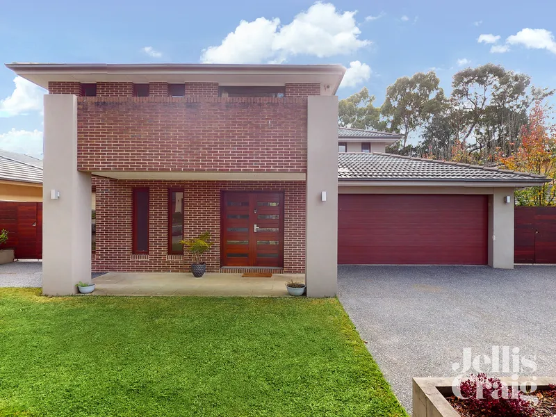 Exquisite 4-Bedroom Home with Entertainer's Delight