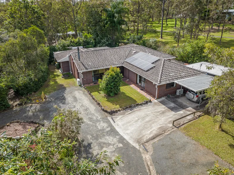 Private Karalee acreage with Granny Flat