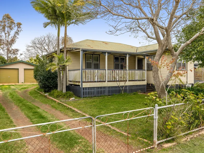 Hi-Set Timber on a Large 959m2 Allotment + Shed!!