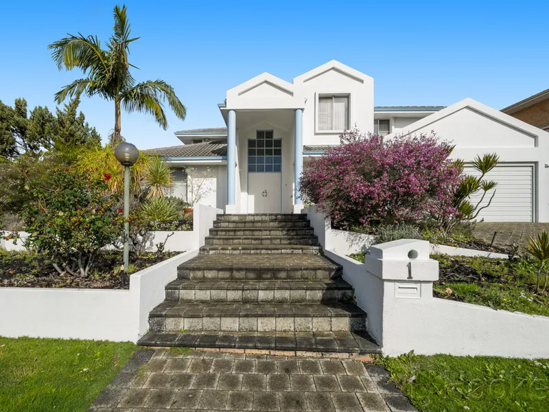 Family Home Located in Rossmoyne Senior HS & Oberthur Primary School