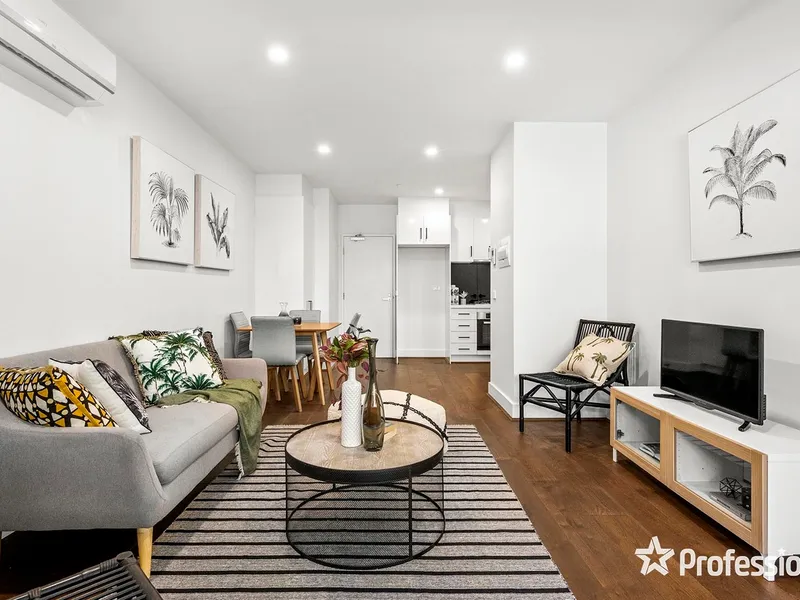 URBAN LUXE JUST METRES FROM IT ALL