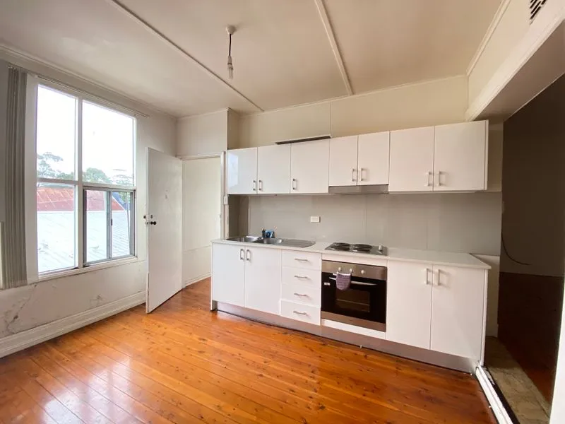 LIGHT AND AIRY TWO BEDROOM TERRACE UNIT - ONE WEEK FREE RENT