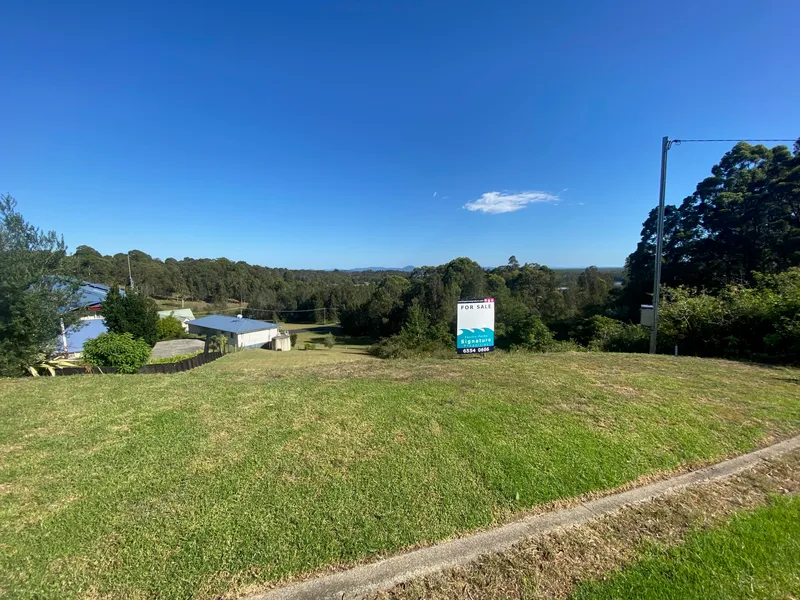 Superb 1040sqm atop Coomba Park