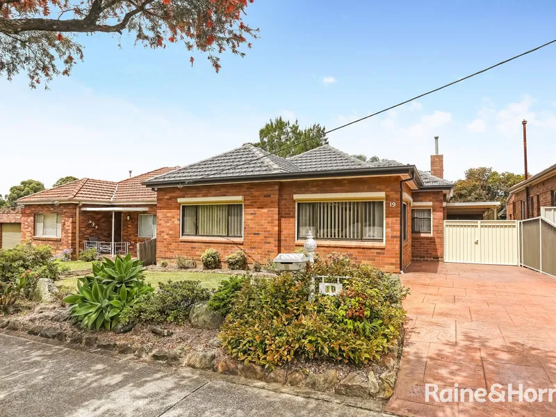 Full Brick Family Home set in a Convenient Location