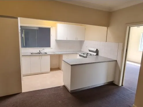 4 BEDROOM FLAT IN THE HEART OF MERRYLANDS