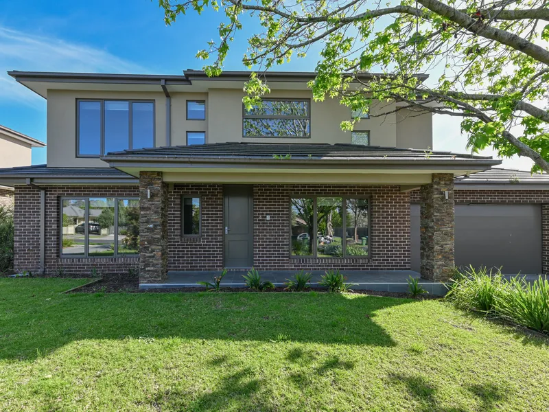 4 BEDROOM BEAUTY, IN IDEAL LOCATION!