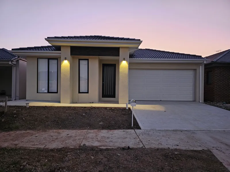 Brand New in Tarneit!