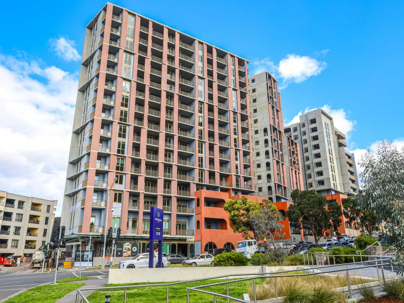 LUXURY APARTMENT WITH POOL & ROOFTOP ACCESS! *MORE PHOTOS TO COME*