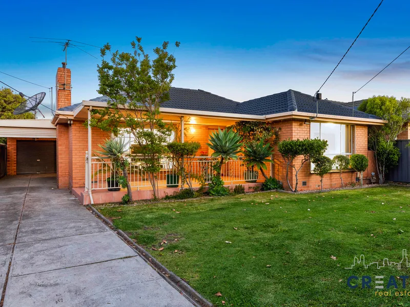 STUNNING FAMILY HOME IN SUNSHINE WEST