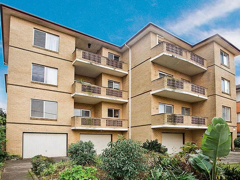 TWO BEDROOM APARTMENT WITH LUG