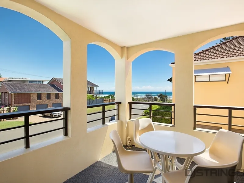 ULTIMATE BEACHSIDE LIVING - hear the ocean roar'