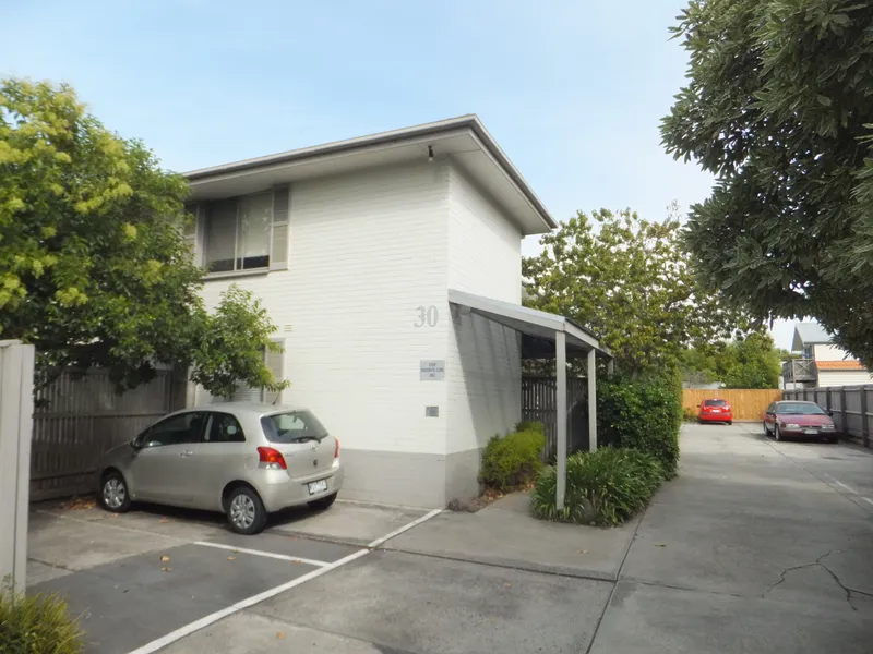 One Bedroom Apartment in Great Location