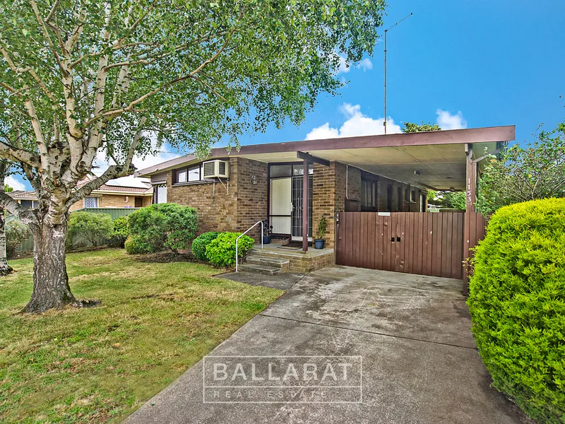 THREE BEDROOM HOME IN POPULAR WENDOUREE LOCATION