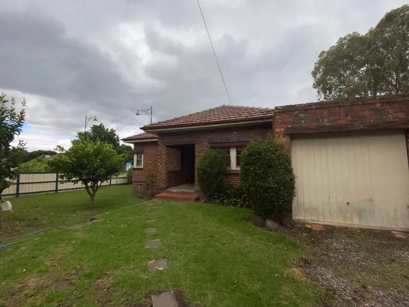 ART DECO FAMILY HOME