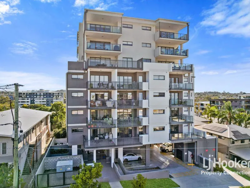 MODERN 2-BEDROOM APARTMENT IN CHERMSIDE