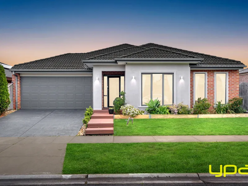 Sophisticated Entertainer with Luxe Interiors