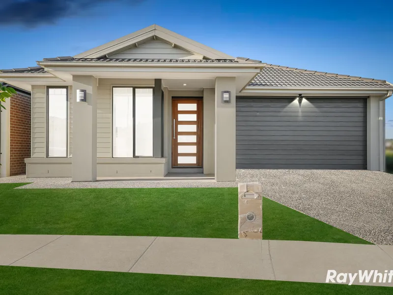 Stunning Simonds Built Home!