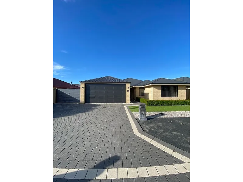 LOOKING FOR A SHED? LOOK NO FURTHER!