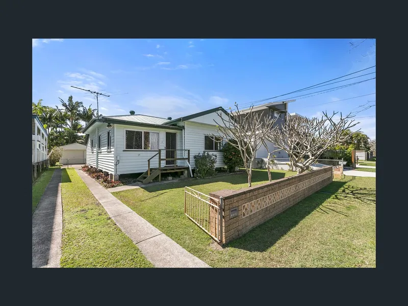 Walk to Train, School & Manly Village