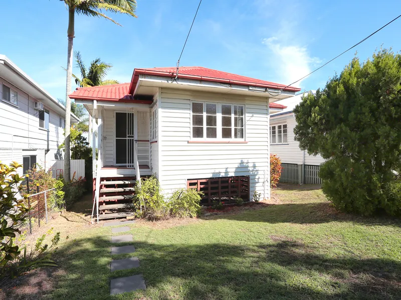 2 Bed Post War In Manly