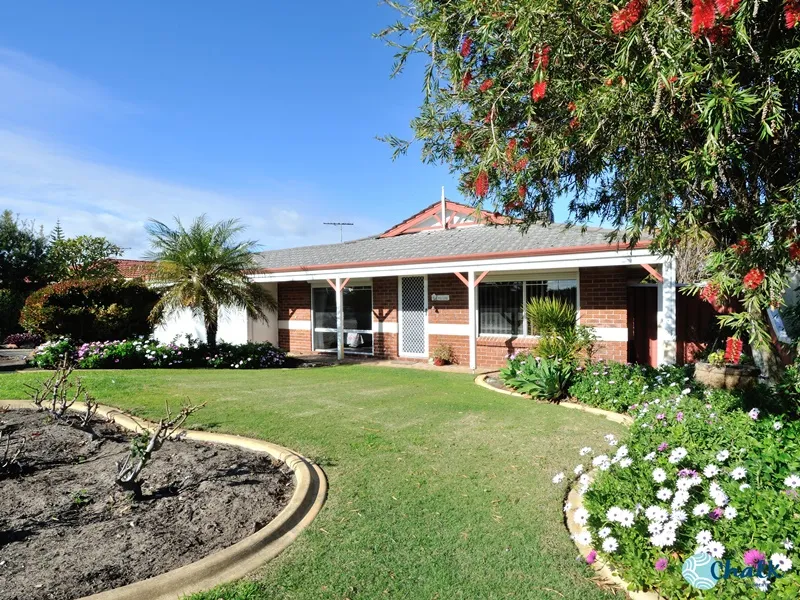 WELL LOVED FAMILY HOME IN A POPULAR BEACH-SIDE LOCATION