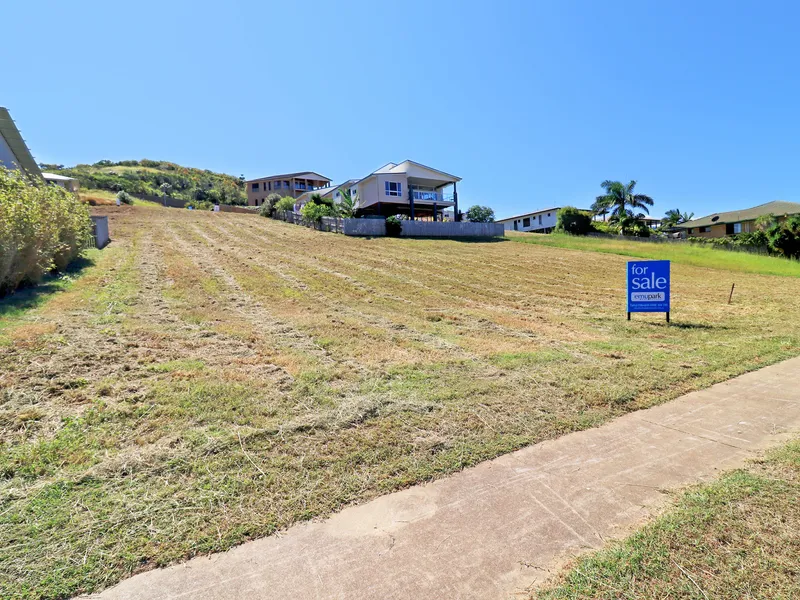 Tanby Point Estate - 200 Metres to the Beach!