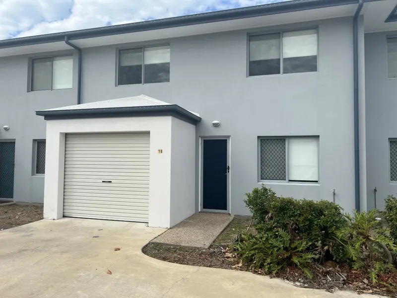 GREAT TOWNHOUSE, CLOSE TO CBD