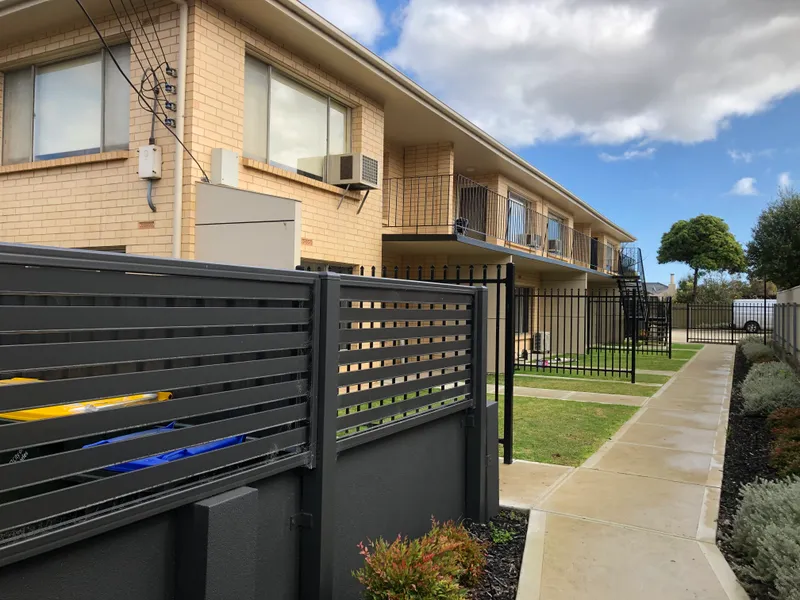 Renovated 2 bedroom ground floor unit