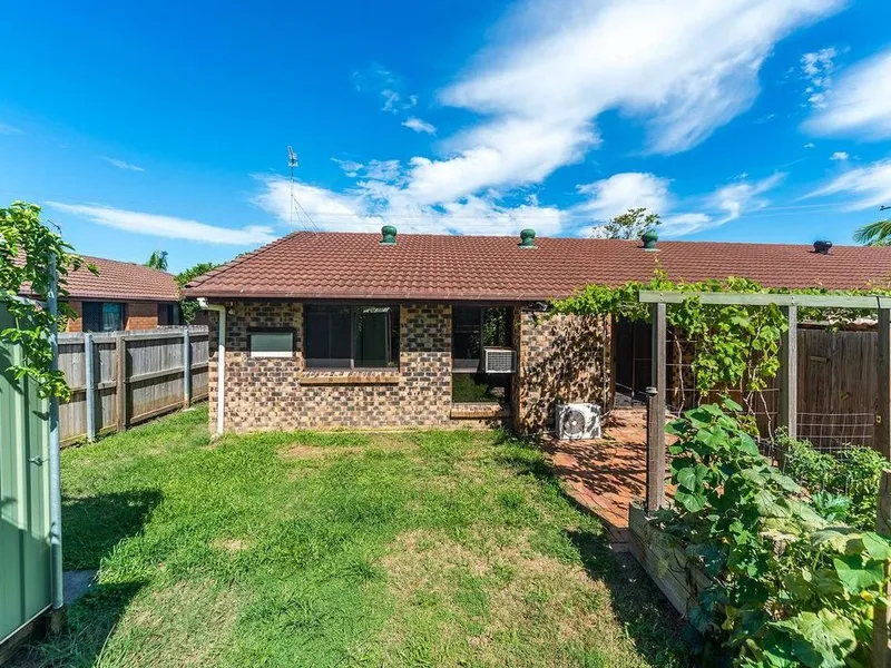 2 BEDROOM HOUSE IN ARUNDEL WITH GARDEN SHED!!!