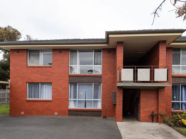 Top Floor Beachside Escape: Your Frankston Dream Awaits!