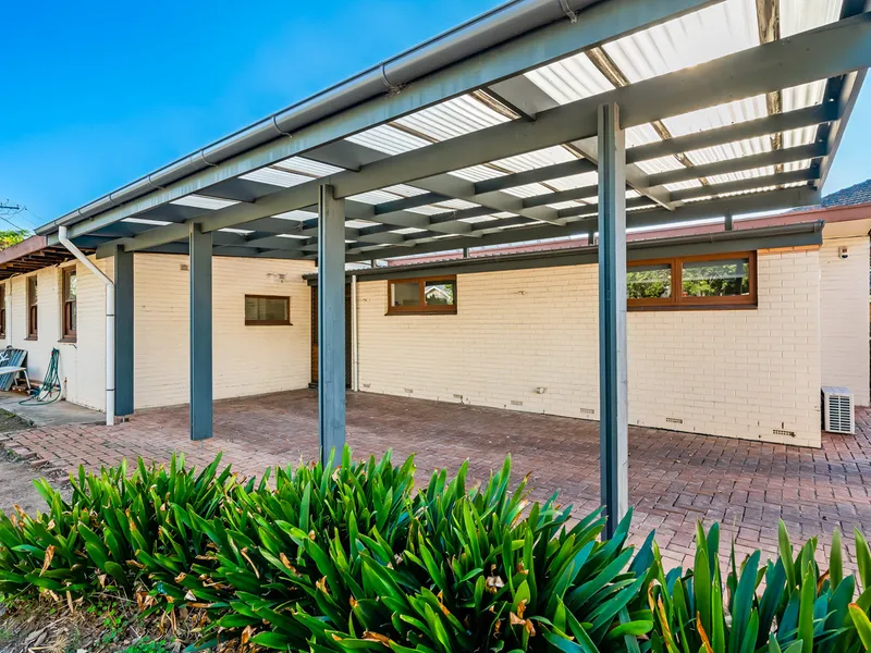 Neat and tidy 5 Bedroom House in great location Short term lease available **periodic Lease **