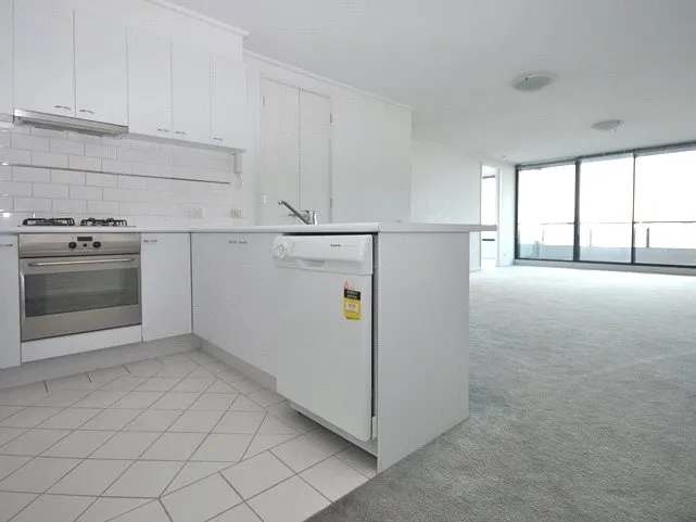 Yarra Crest: Amazing Three Bedroom Apartment in The Heart of Southbank!