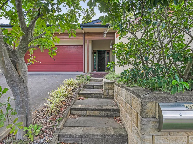 Move in three bedroom home or DA approved apartment complex - be quick!