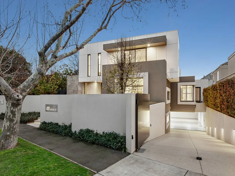 Sophisticated Luxury, Superb Location