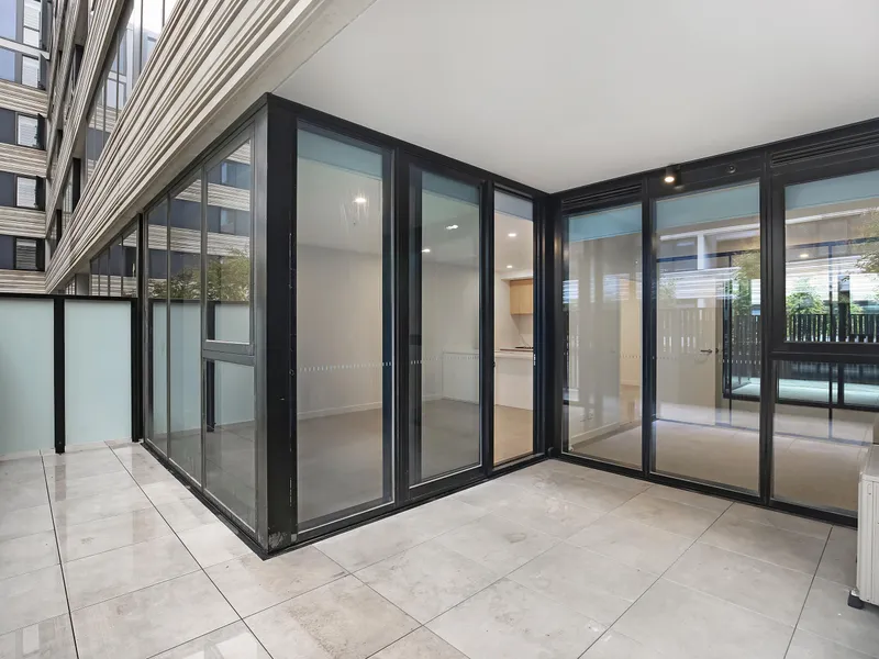 BRAND NEW LUXURY APARTMENT