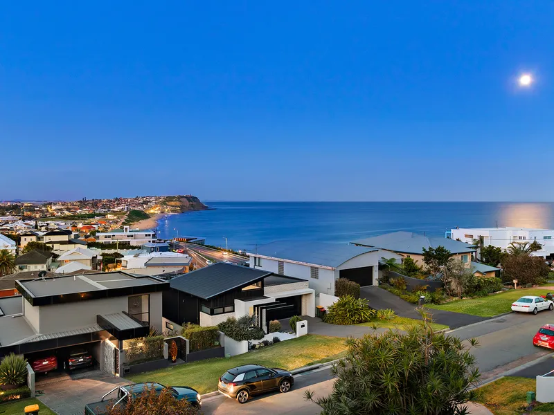 One of a kind 1226sqm landholding with uninterrupted ocean, beach & city views