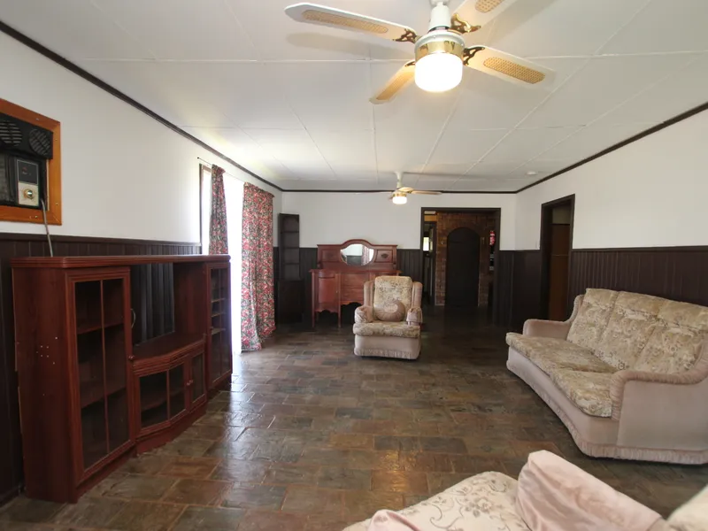 Spacious Cottage - REDUCED TO SELL