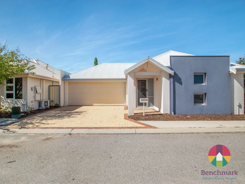 LIGHT & BRIGHT LOW MAINTENANCE HOME