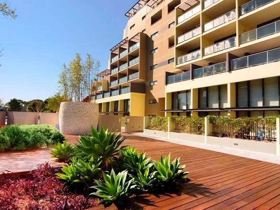 Stunning 2 Bedroom Courtyard Apartment in Astoria